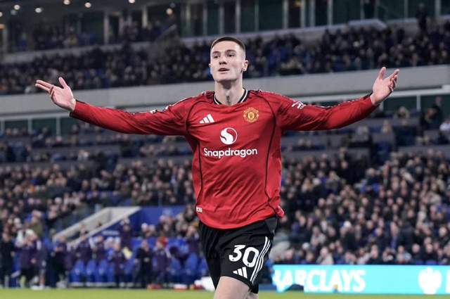 开云移动-1-0！卡里克神换人，谢什科一剑封喉，曼联复仇，剑指英超前三