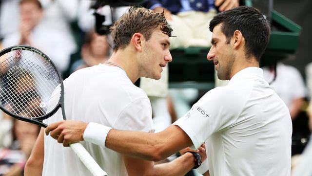 开云应用-德约25个Ace化身发球大炮 小遇挑战迎来温网首胜