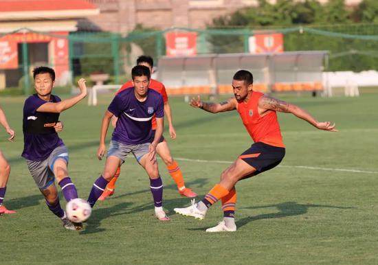 开云体验-津门虎热身赛2比4不敌泰山 昔日国青队长即将加盟