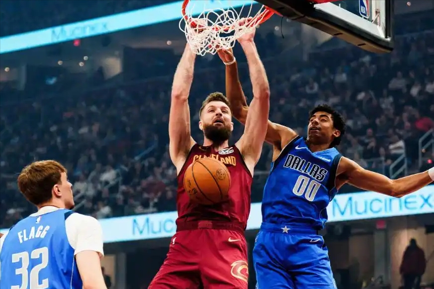 开云平台-首秀24+8+6记三分！“黑八”功臣&amp;amp;6400万先生，哈登超级帮手来了